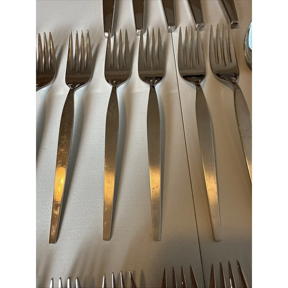 Oneida Community SATINIQUE (Older) 45 Piece Stainless Flatware Set Vintage MCM
